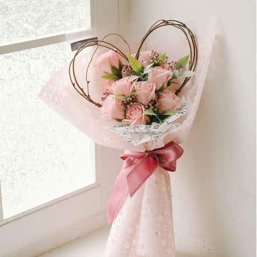 엘레벳시아 10송이 하트장미 비누꽃다발-로즈데이,성년의날,여자친구선물